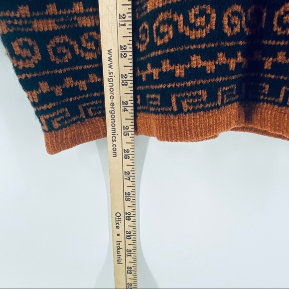 VTG Le Mode Rust Brown and Black Wool Blend Turtleneck Sweater Size Small - Picture 7 of 9